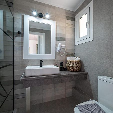 ארמיוני Leonidas Resort מראה חיצוני תמונה
