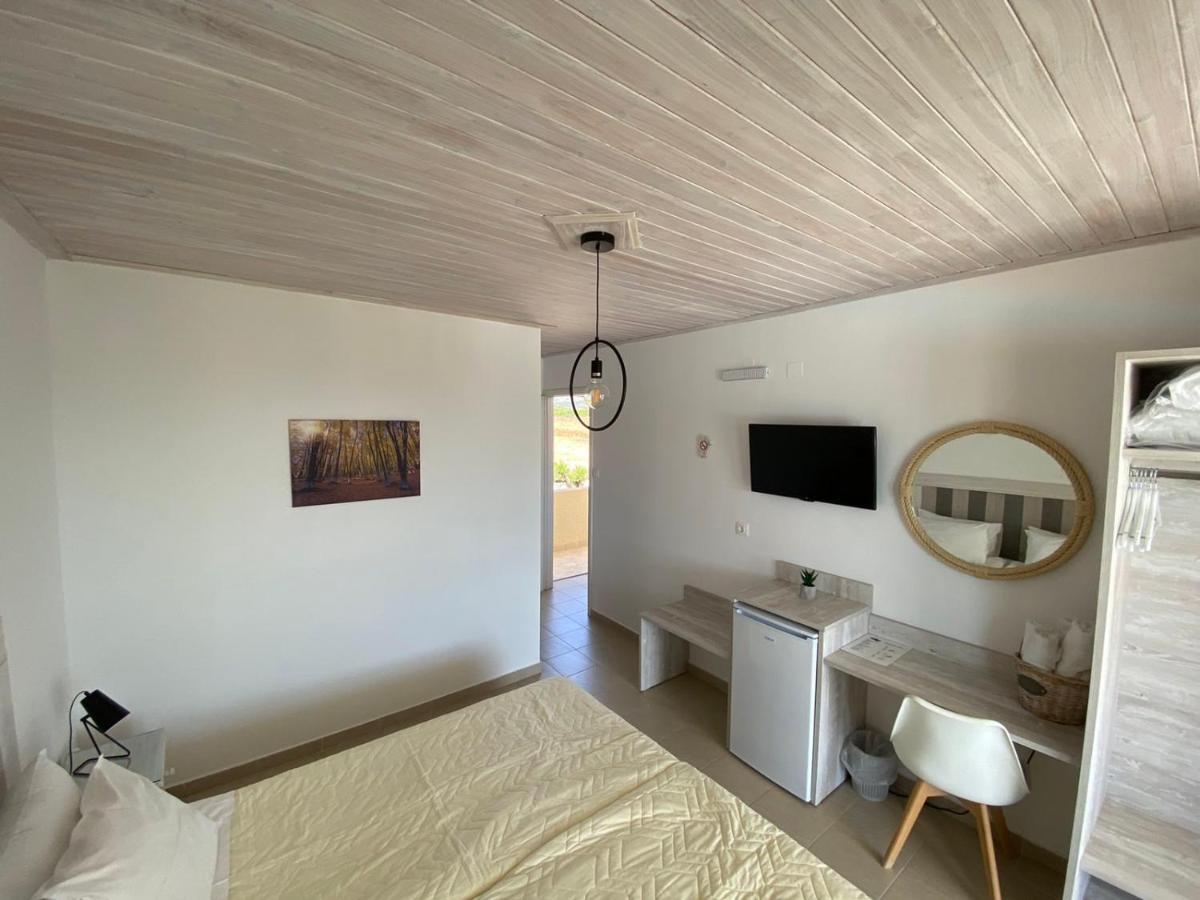 ארמיוני Leonidas Resort מראה חיצוני תמונה