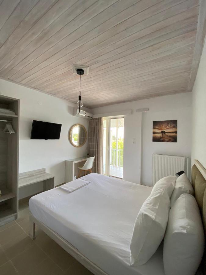 ארמיוני Leonidas Resort מראה חיצוני תמונה