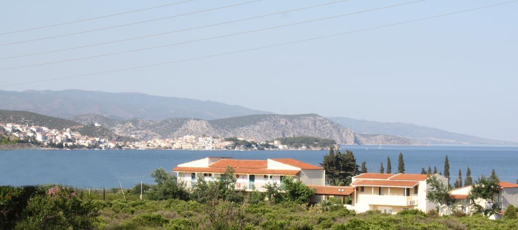 ארמיוני Leonidas Resort מראה חיצוני תמונה