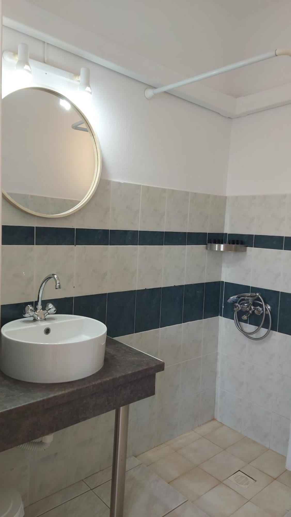 ארמיוני Leonidas Resort מראה חיצוני תמונה