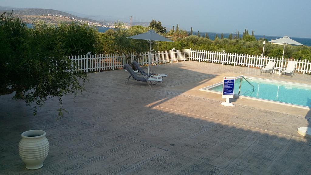 ארמיוני Leonidas Resort מראה חיצוני תמונה
